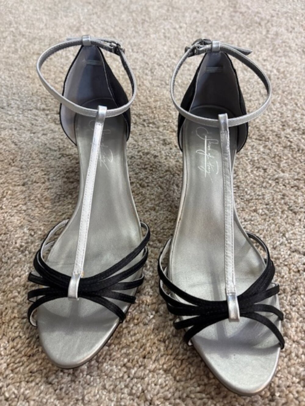 SHOES OF PREY DESIGNED 2"HEEL BLACK & SILVER ANKLE STRAP SANDALS. SZ. 9-1/2-10